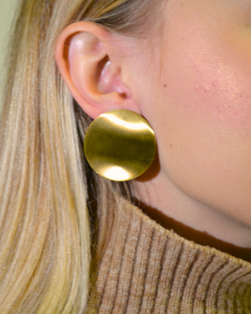 Wavy Round Earrings